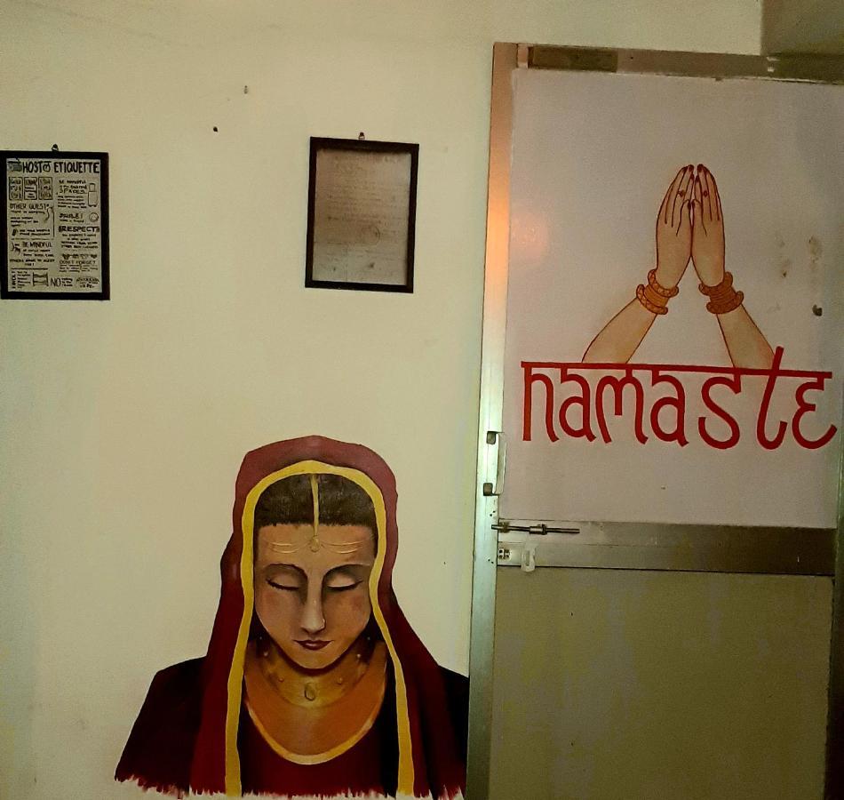 Yogg Hostel Varanasi Exterior photo