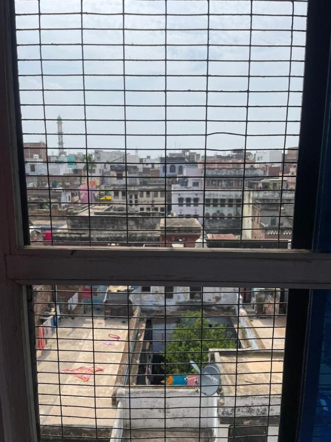 Yogg Hostel Varanasi Room photo